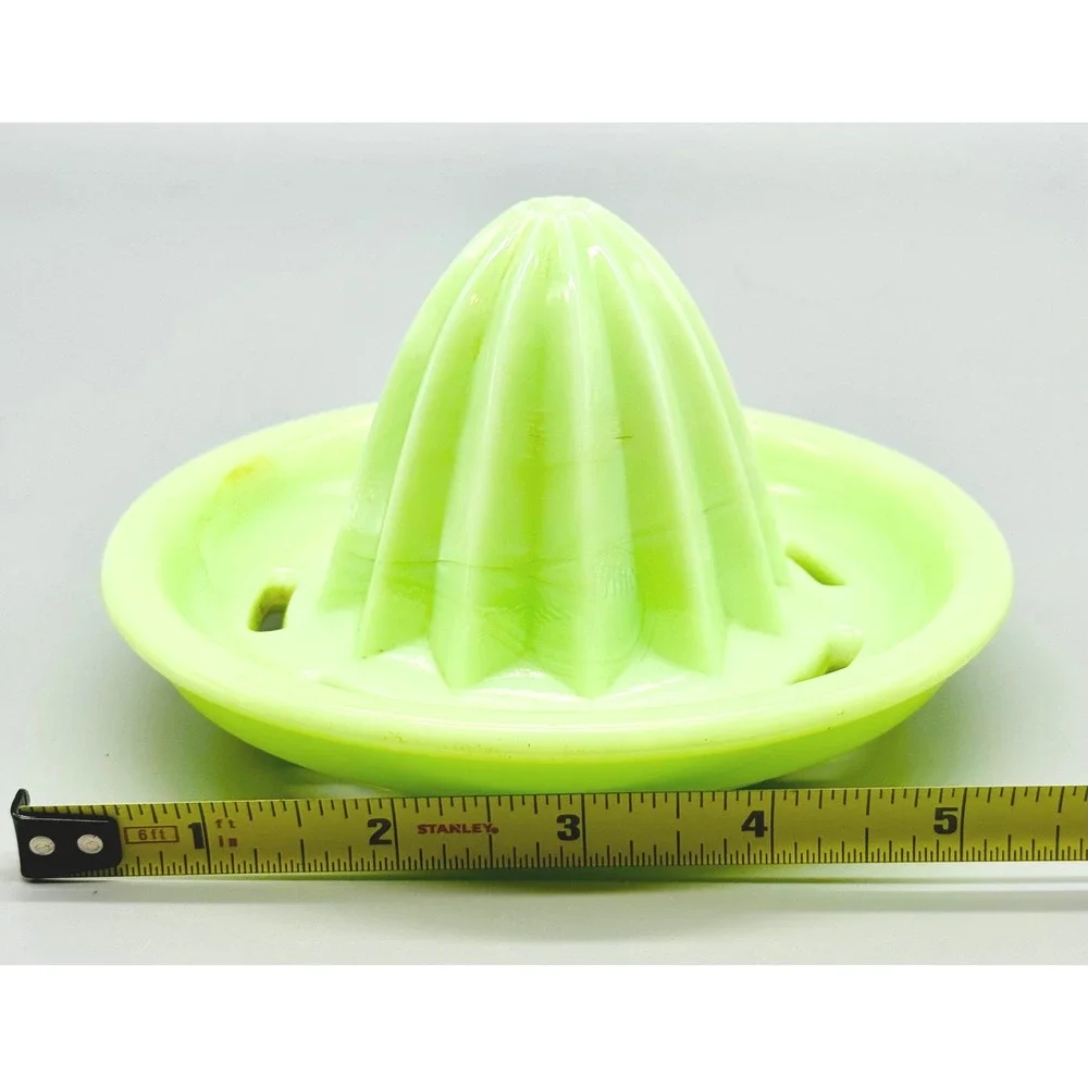 Vintage Jadeite‎ Glass Citrus Juicer Reamer Green Slotted Sunkist Style